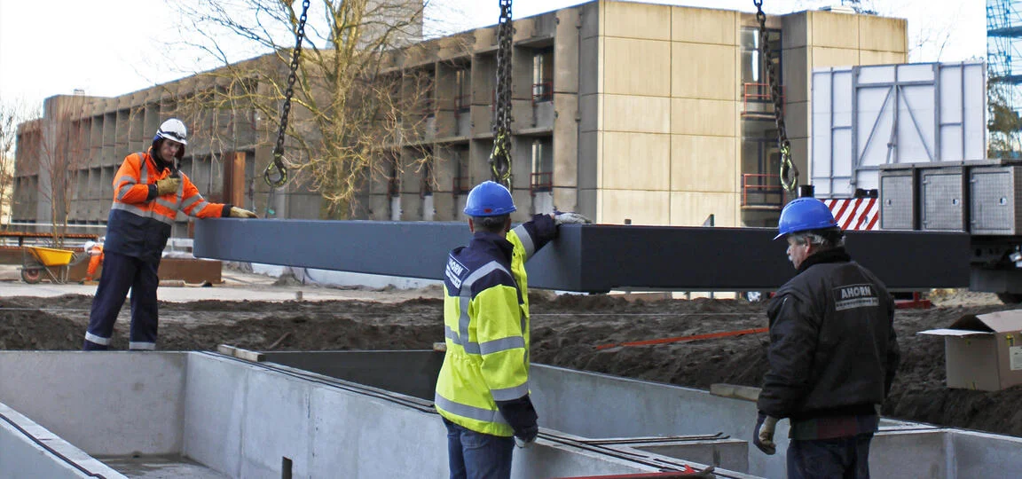 Plaatsing van een onderdeel bij een project van Ahorn
